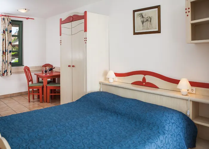 Club Dobogomajor Superior 3* チェーセクトマイ