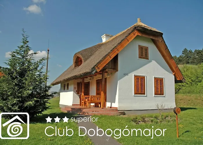 リゾート Club Dobogomajor Superior チェーセクトマイ